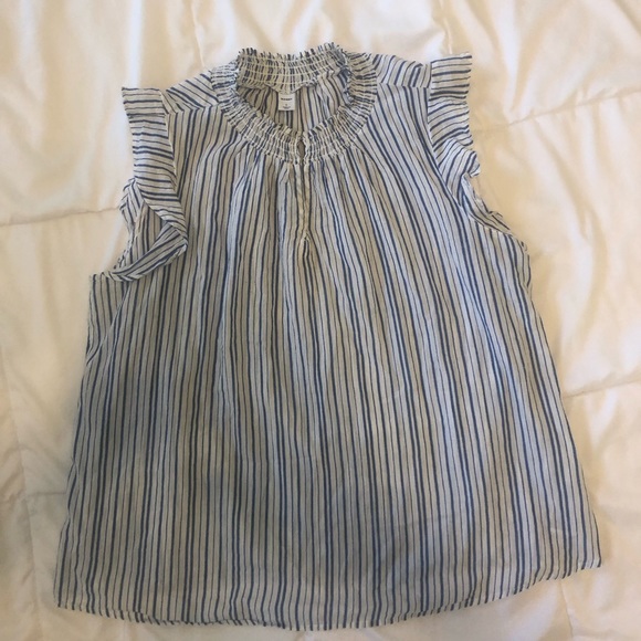 Old Navy flutter sleeve top. Size L. - Picture 1 of 5